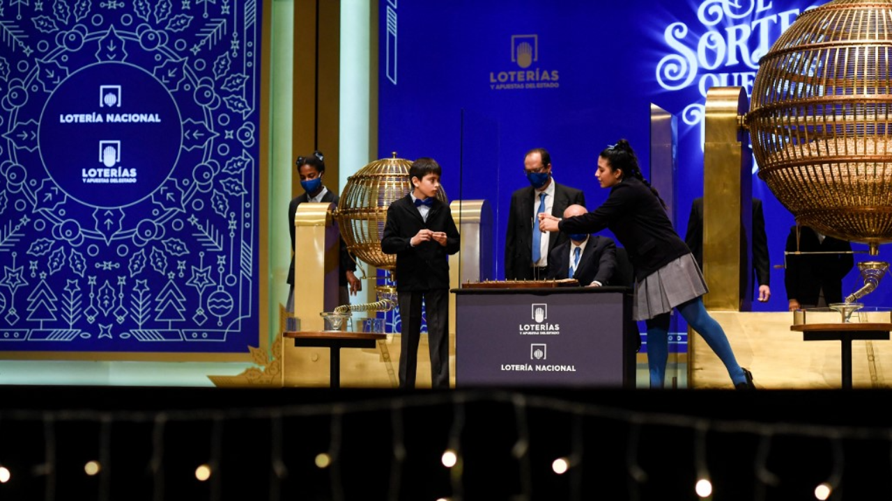 สเปนออกลอตเตอรี่คริสต์มาส "เอล กอร์โด" งวดใหญ่สุดของปี รวม 2,500 ล้านยูโร