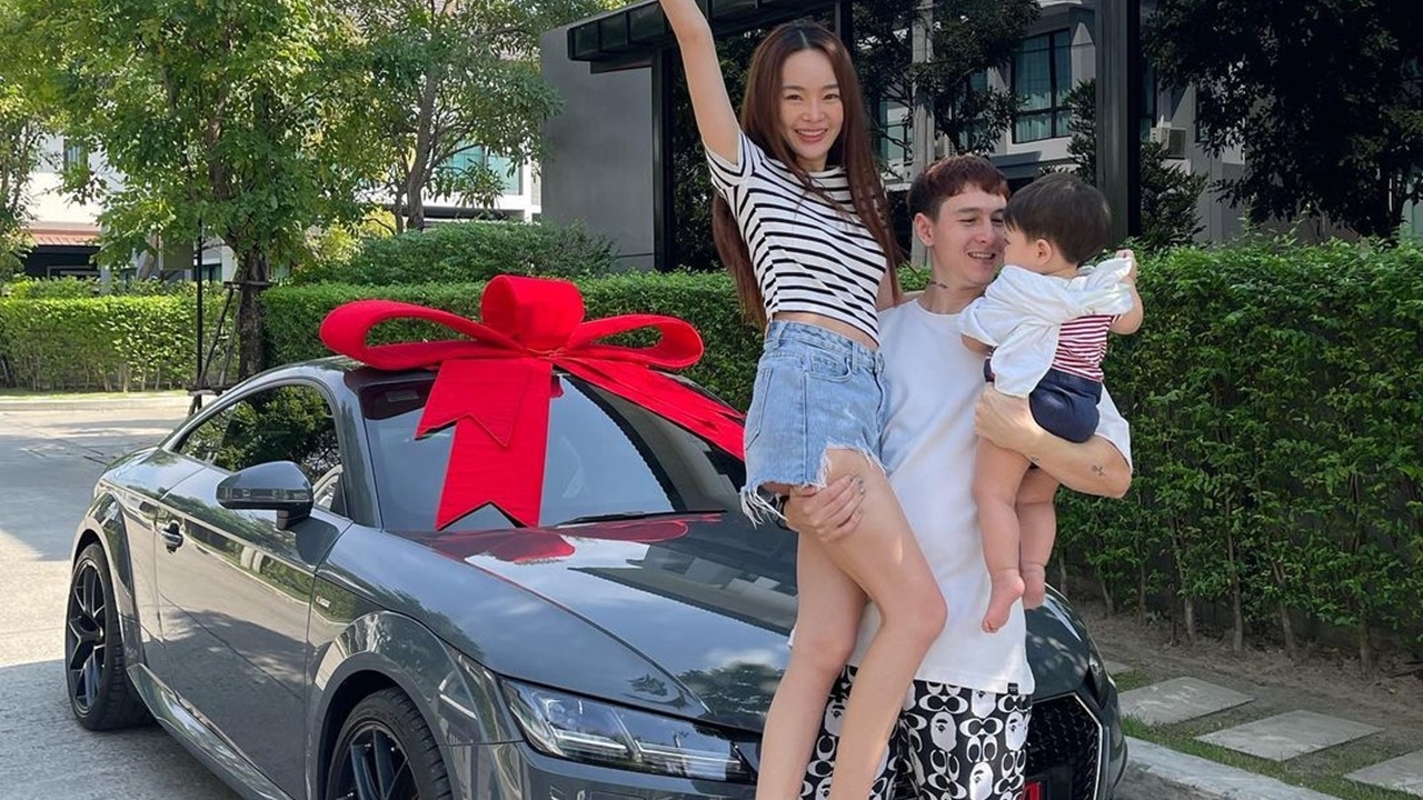 ค่าน้ำนมทำงานแล้ว กวินท์ เซอร์ไพรส์ซื้อรถหรูเป็นของขวัญให้ ปุ้มปุ้ย 