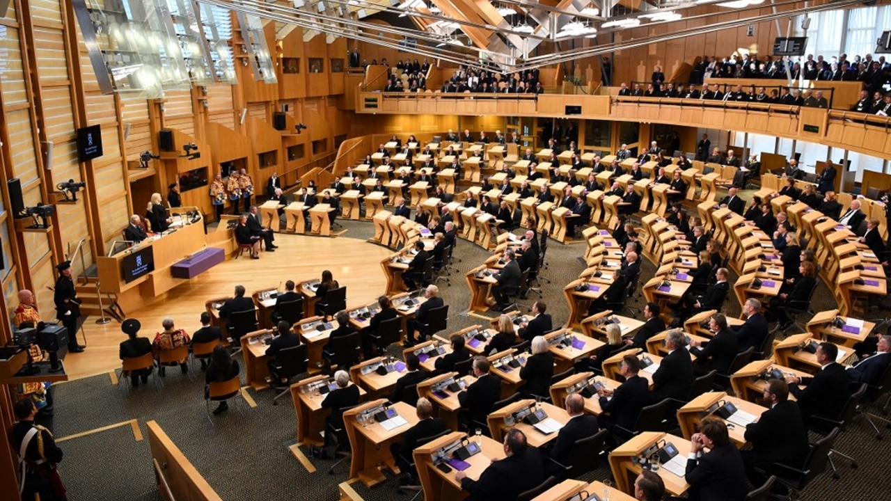 สภาสกอตแลนด์ผ่านกฎหมาย ให้คนข้ามเพศเปลี่ยนเพศตัวเองง่ายขึ้น