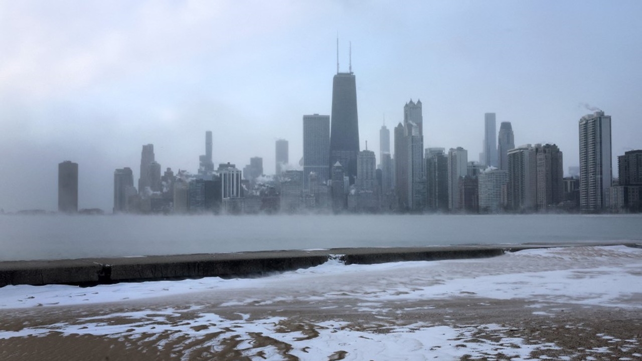 สหรัฐฯ อ่วม พายุฤดูหนาวถล่ม ไฟดับกระทบคน 1.5 ล้าน ตายแล้ว 6 ศพ
