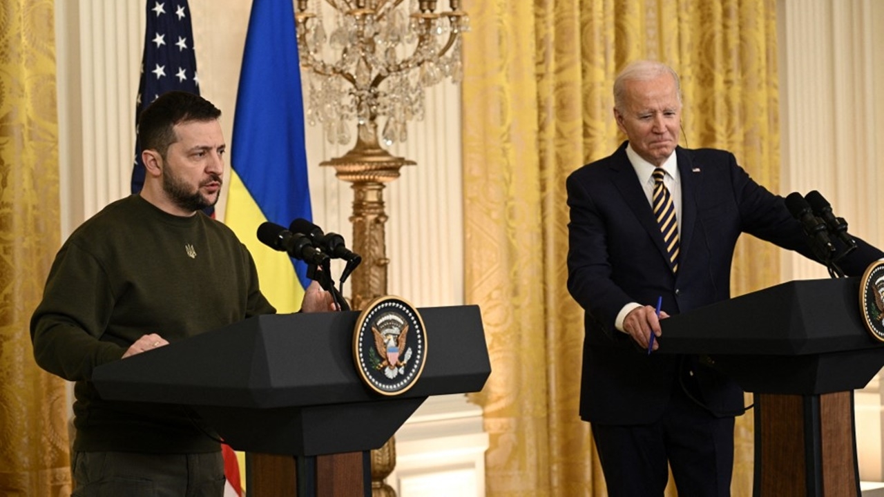 ไบเดนให้สัญญาเซเลนสกี ยูเครนไม่มีวันยืนอย่างเดียวดาย