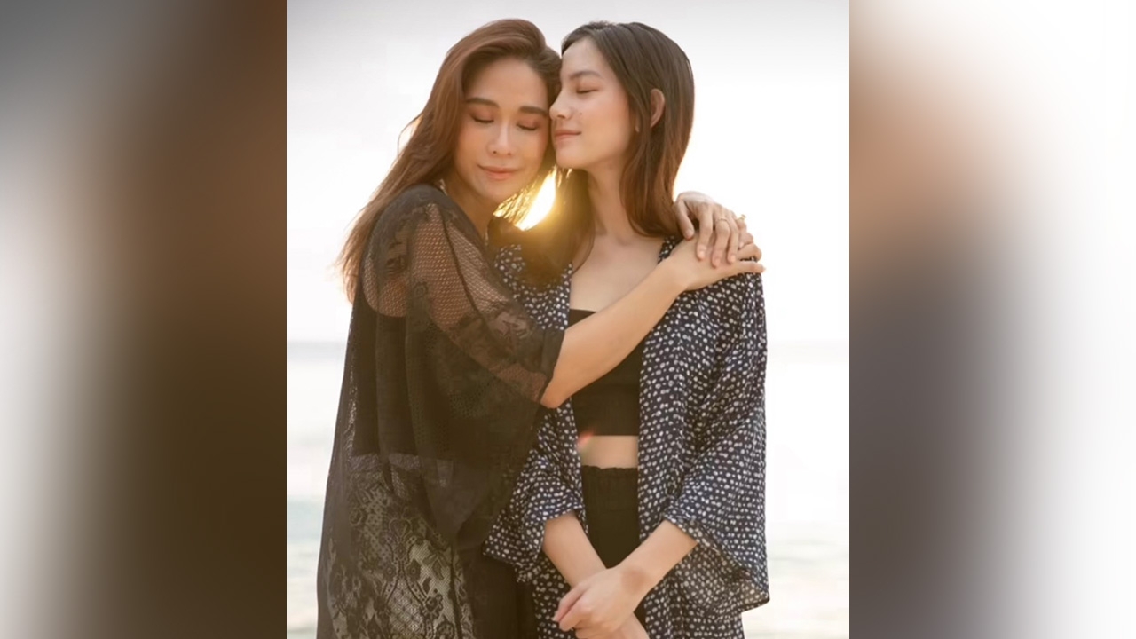 พลอย เฌอมาลย์ ลงคลิปครบรอบ 2 ปี รัก คลอดีน มีความสุขสุดๆ (คลิป)