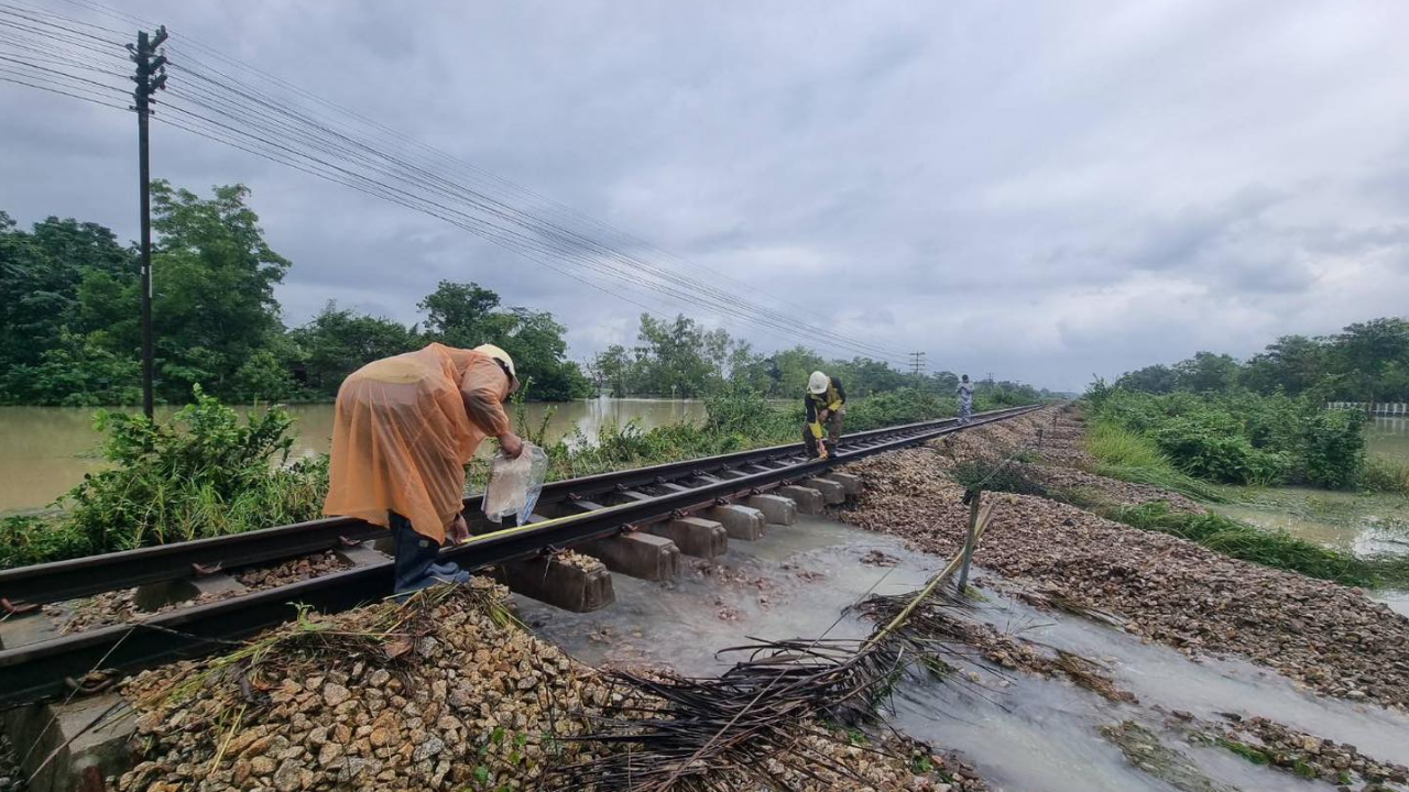 รฟท.แจ้งเปลี่ยนเส้นทาง-งดเดินขบวน 21-24 ธ.ค. เหตุน้ำท่วมภาคใต้