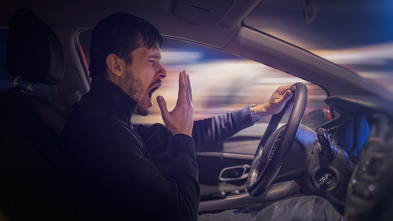 ป้องกัน ‘หลับใน’ ขณะขับรถทางไกล ข้อแรกต้องงดกาแฟเครื่องดื่มกาเฟอีน!