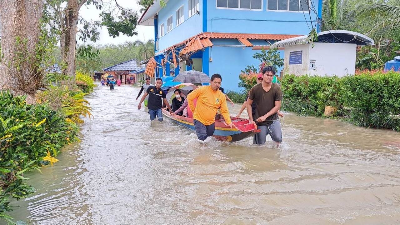 อัปเดตสถานการณ์ น้ำท่วม 7 จังหวัดภาคใต้ ปภ. เร่งประสานช่วยเหลือผู้ประสบภัย