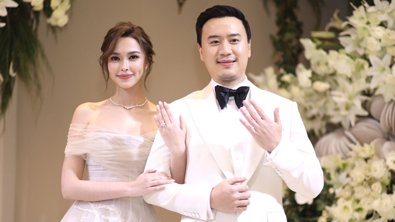 ส่องแหวนหมั้นที่ โน้ต วิเศษ สวมให้ เเพทริเซีย เพชรเม็ดโตมาก สมฐานะหมื่นล้าน 