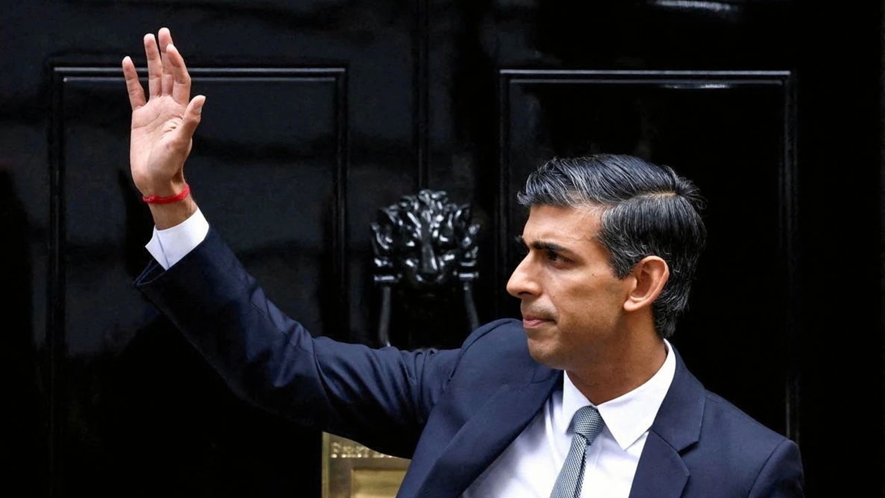 อังกฤษใช้นายกฯ เปลือง?!