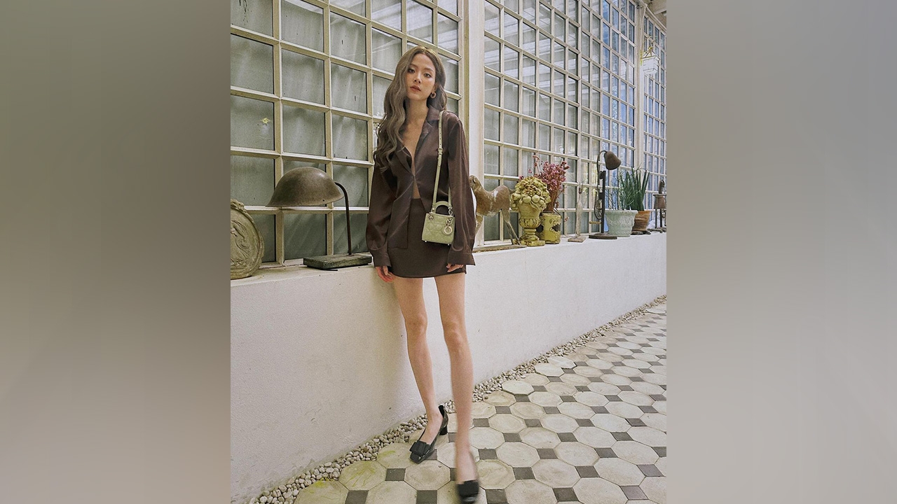 แฟนๆ เป็นห่วง ใบเฟิร์น พิมพ์ชนก ผอมไปรึเปล่า หลังโพสต์ภาพเห็นขาเล็กมาก