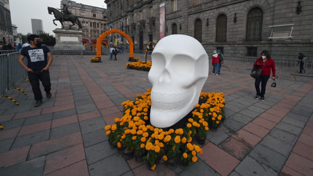  ชาวเม็กซิโกเตรียมฉลอง "วันแห่งความตาย" เทศกาลสีสันรำลึกถึงผู้จากไป