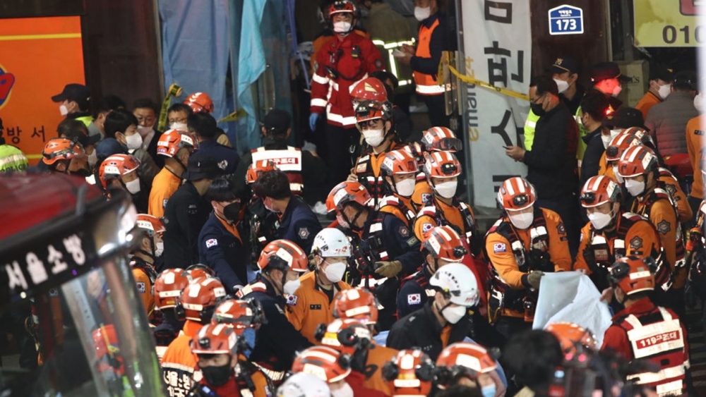 แตะ 120 ศพแล้ว เหยื่อเหตุเหยียบกันงานฮาโลวีนอิแทวอน-ปธน.ประชุมฉุกเฉิน