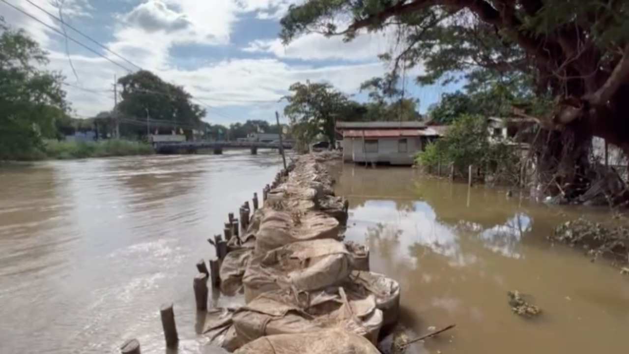 น้ำท่วมอยุธยาเริ่มดีขึ้นเหลือ 13 อำเภอ ผู้ว่าฯ เตรียมแผนเยียวยาชาวบ้าน 