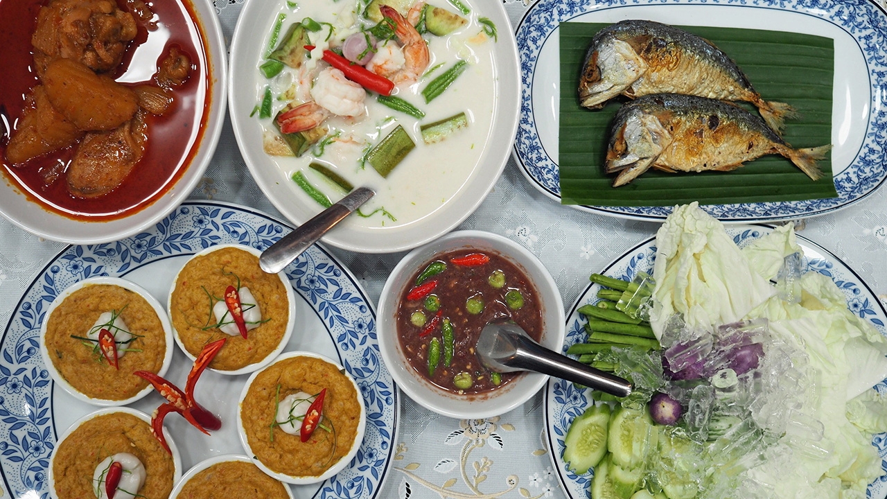 ร้านบ้านพระ ครูติ เทใจ! กุเลาทอด กุ้งต้มกะทิ