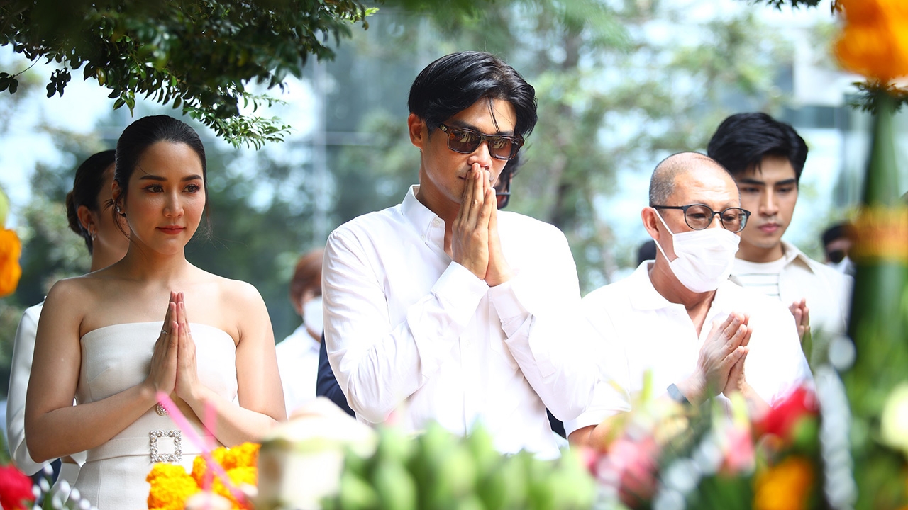 บวงสรวง “เรือนชฎานาง” พร้อมเปิดตัวนางเอกคนใหม่ “จั๊กจั่น” เสียบแทน “พิ้งกี้” 