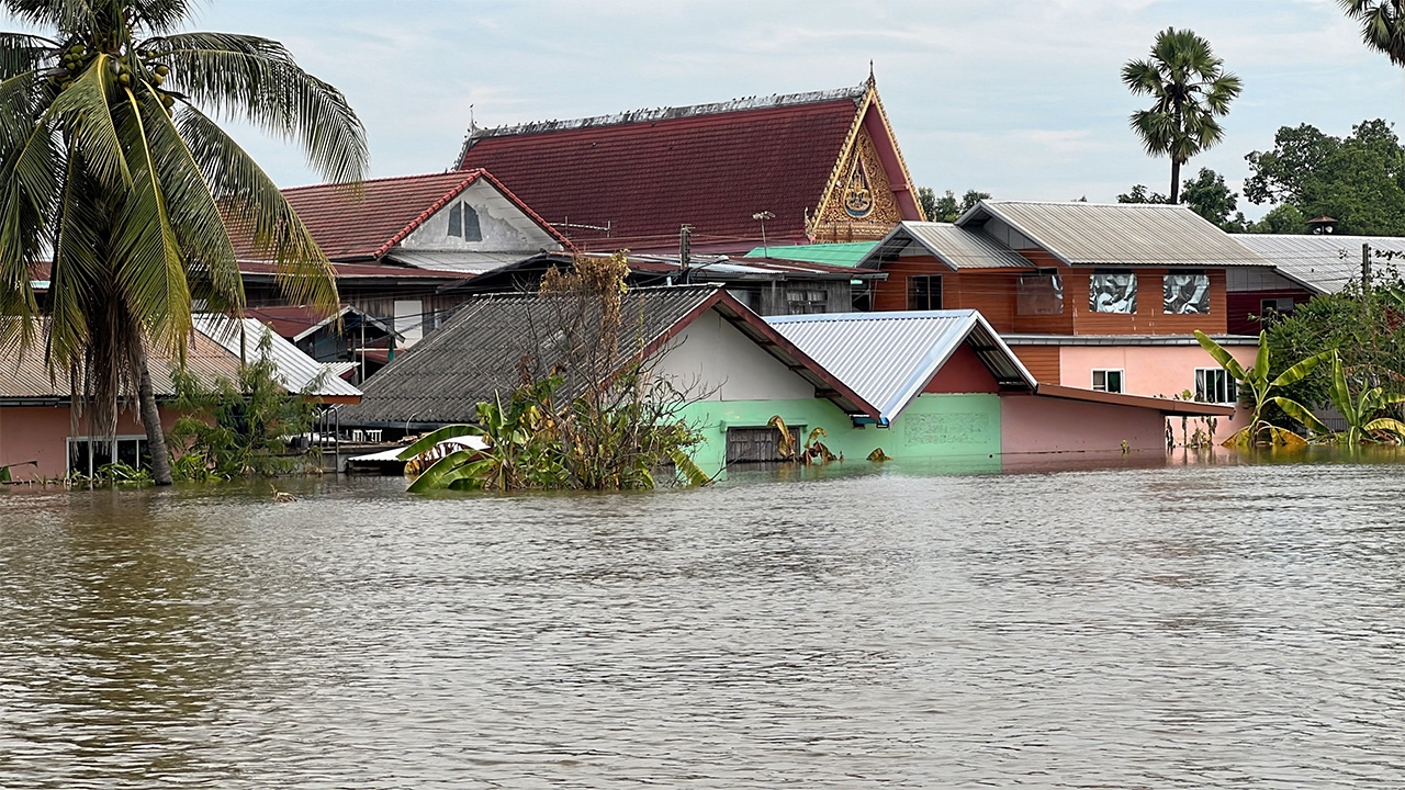 “ไฟเขียว” 2 พันล้าน ช่วยประชาชนน้ำท่วม รัฐบาลเร่งเยียวยา “อีสาน” ยังอ่วม