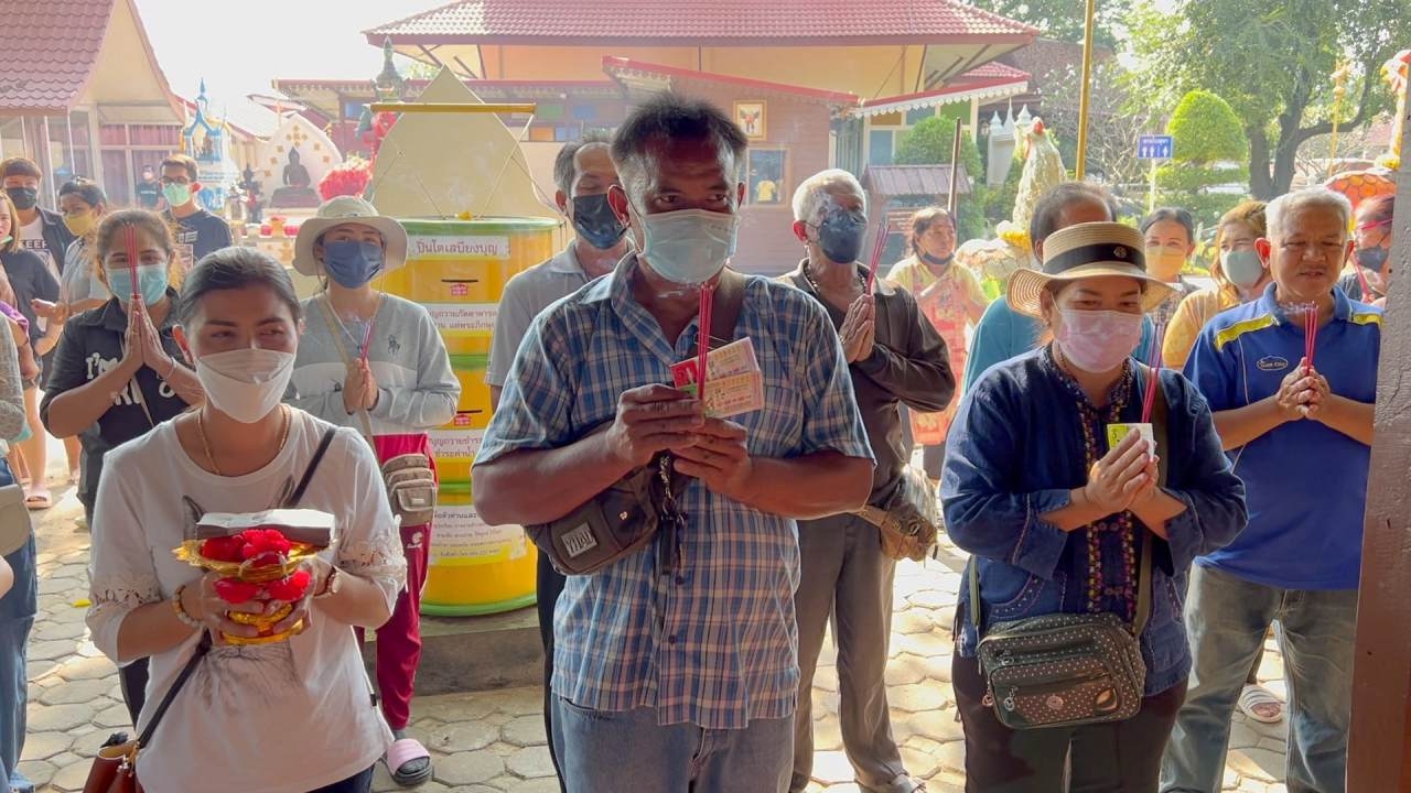 หนุ่มใหญ่ดวงเฮง มาแก้บน "ไอ้ส้มฉุน" แถมได้ "เลขเด็ด" หางประทัดงวด 1/11/65