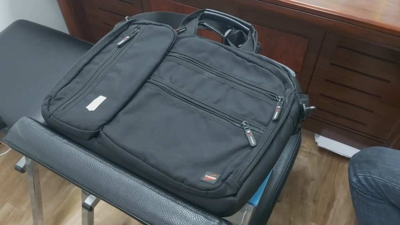 ตำรวจพบคลิปเซ็กซ์เสี่ย ป.กับสาวนาน 30 นาที ส่งโน้ตบุ๊กให้ พฐ.ตรวจเพิ่ม