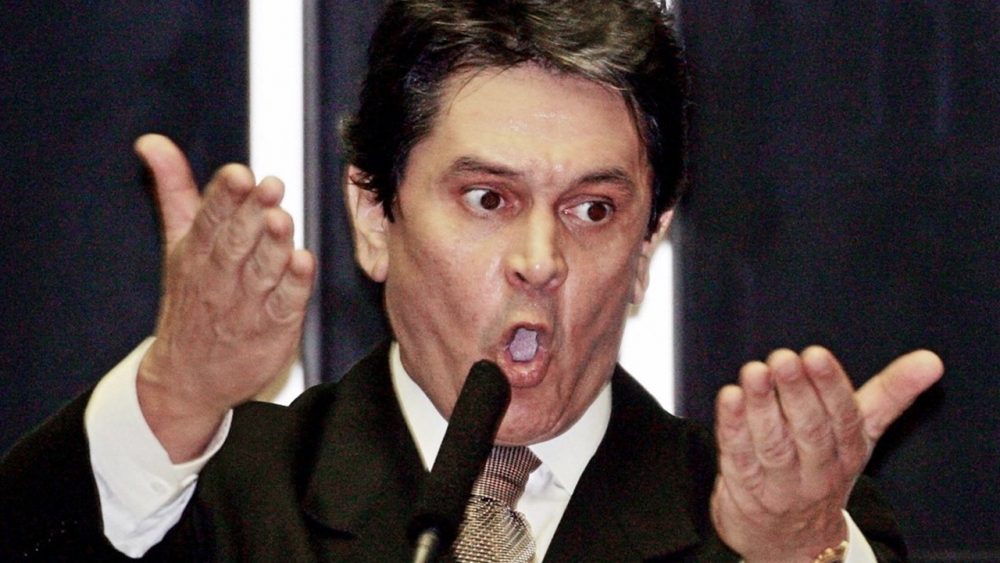 อึ้ง นักการเมืองบราซิลปาระเบิด-ยิงปืนใส่ตำรวจเจ็บ 2 หลังโดนบุกจับถึงบ้าน