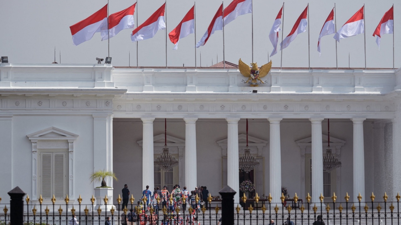 อินโดนีเซียรวบหญิงถือปืนหน้าทำเนียบประธานาธิบดี