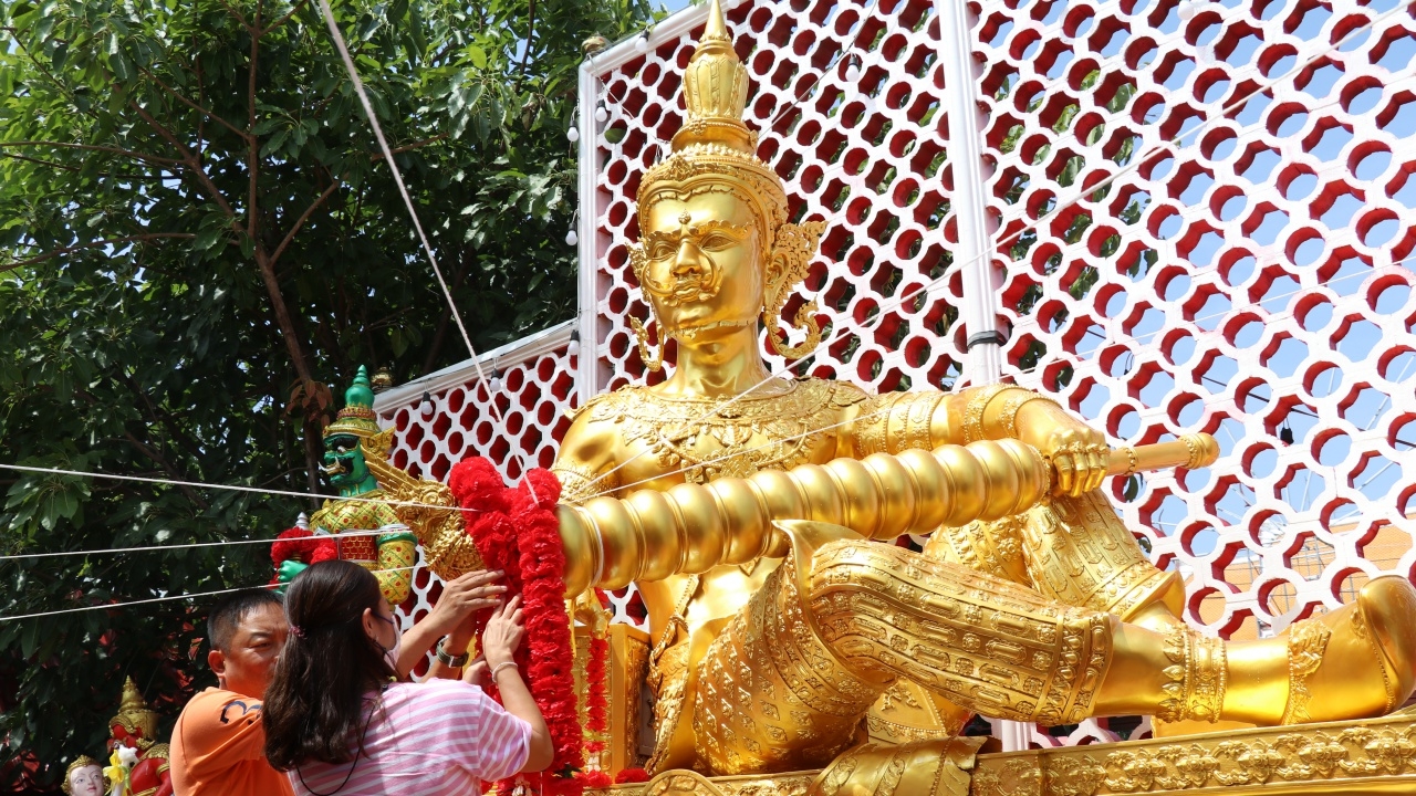 บวงสรวงท้าวเวสสุวรรณ ปางเสวยสุข หนึ่งเดียวในไทย ไม่พลาดส่องเลขหางประทัด