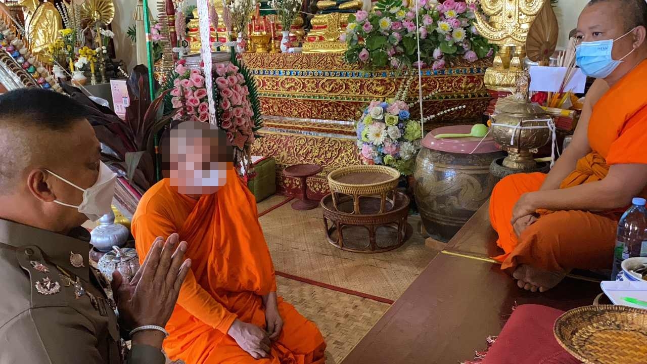 จับสึกเจ้าอาวาส บังคับสามเณรอมนกเขา หนีไปตั้งหลักที่บ้าน