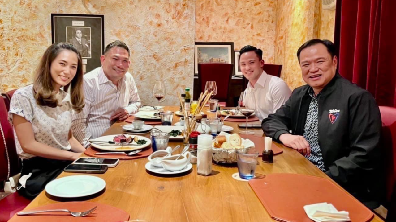 "เสี่ยหนู" โชว์ภาพร่วมโต๊ะอาหาร "เอ๋ ชนม์สวัสดิ์" กลางกระแสปรับ ครม.