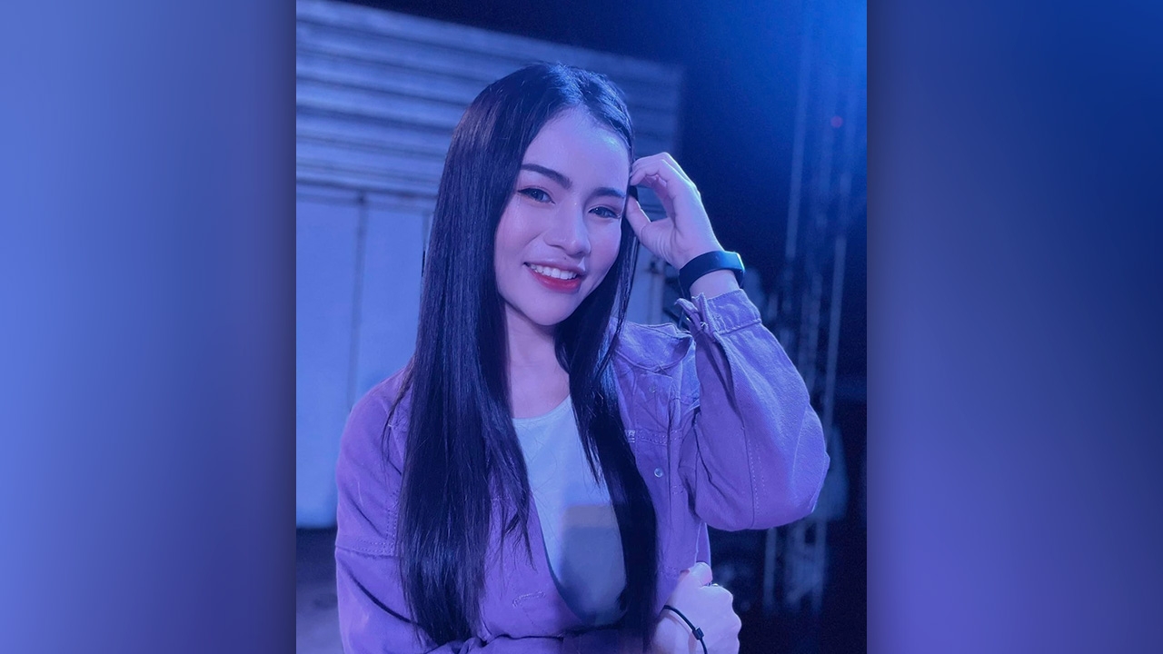 อึ้งทั้งงาน ผจก. ใบปอ รัตติยา โดนมือกีตาร์ทำร้ายร่างกายกลางเวที