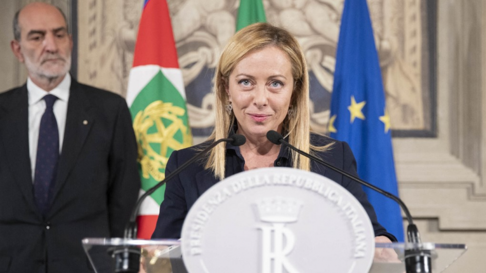 หน.พรรคพันธมิตรฝ่ายขวาของอิตาลีตั้งรัฐบาลใหม่ นั่งเก้าอี้นายกฯ หญิงคนแรก