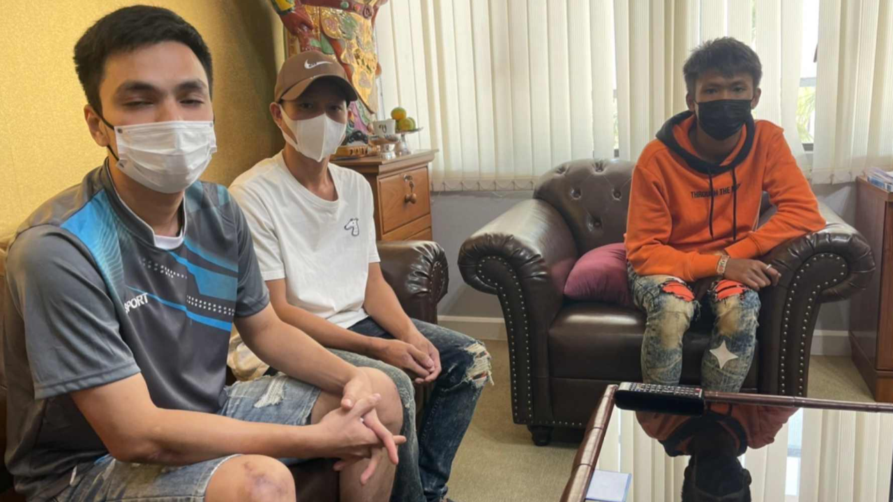 หรั่ง พระราม 2 กับพวก ดอดมอบตัว คดีปืนตบวัยรุ่นเรียงตัว