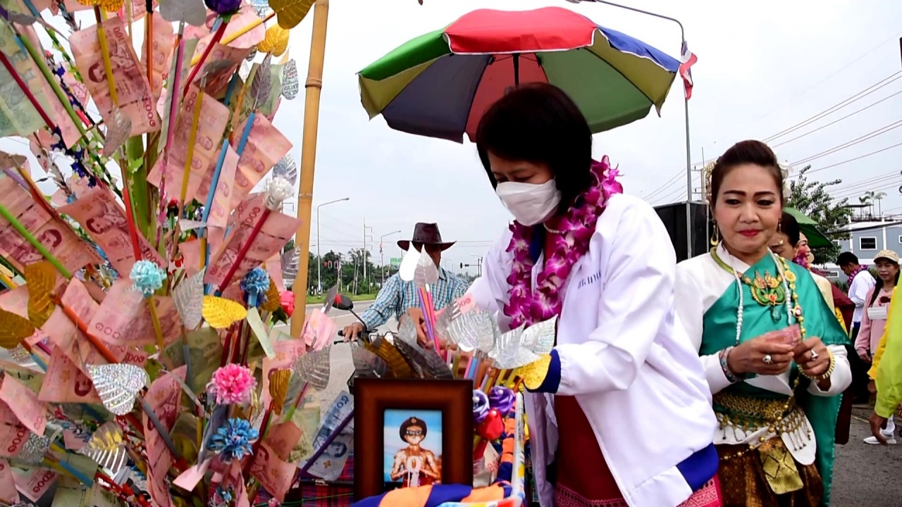 ชาวบ้านจัดงานบุญกฐิน ไม่พลาดส่อง "เลขเด็ด" ปิงปองเสี่ยงโชค ลุ้นรวยงวดนี้