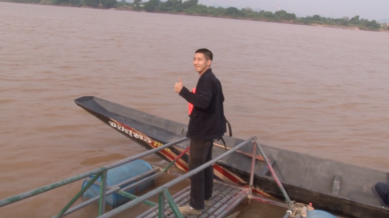 โตโน่ เมินดราม่า ลงเรือดูสภาพน้ำโขงนครพนม มั่นใจว่าย 15 กม.สำเร็จ