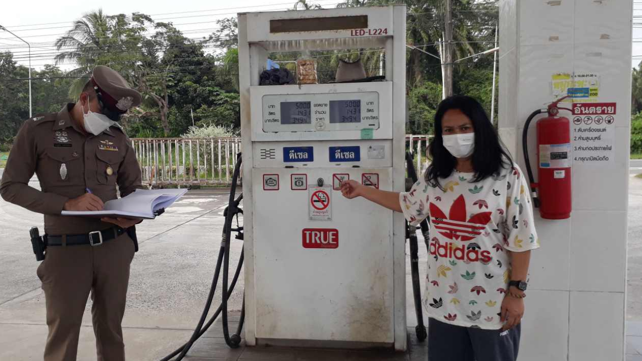 จับสาวตระเวนโกง เติมน้ำมันโอนจากแอป ให้ดูแวบเดียวรีบเผ่น