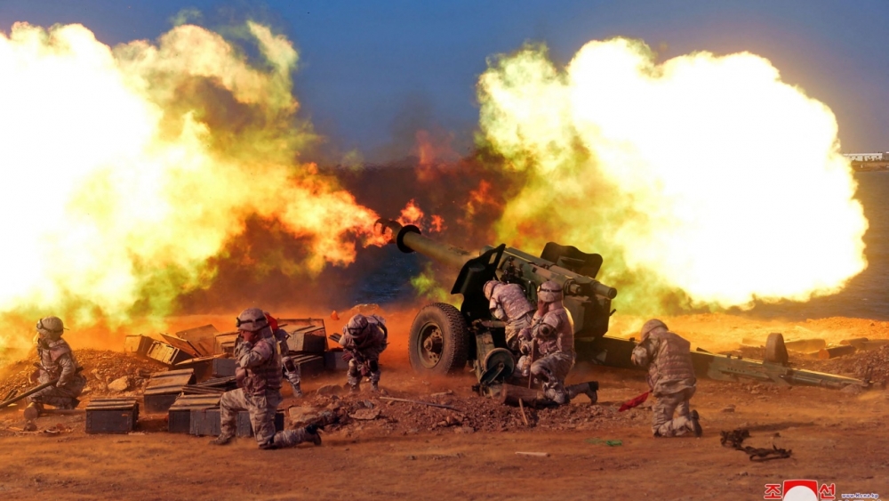 ฮึ่มกันหนัก เกาหลีเหนือรัวไม่ยั้ง ระดมยิงปืนใหญ่อีก 100 ลูก ขู่เกาหลีใต้