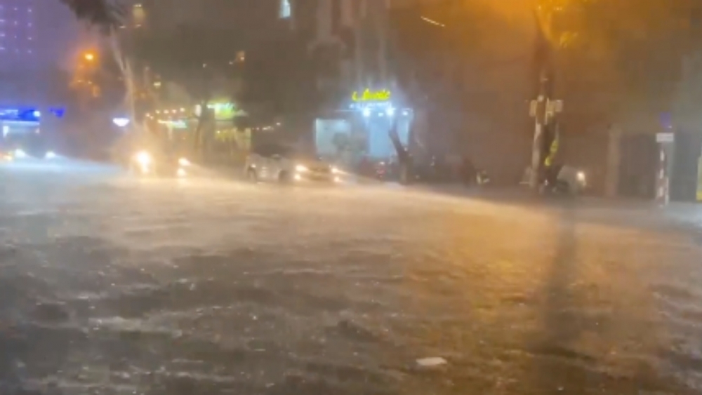 พายุ ‘เซินกา’ ถล่มเวียดนาม ดานังอ่วม น้ำท่วมหนักสุดในรอบกว่า 10 ปี