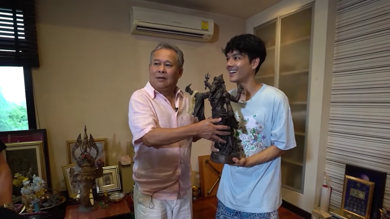 กล้าขอก็กล้าให้ เป็ด เชิญยิ้ม ยกของดีบูชามาหลักแสนให้ นิกกี้ ฟรีๆ