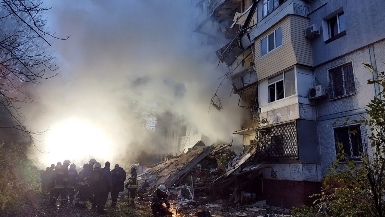 รัสเซียเดือด ยิงมิสไซล์ถล่มทั่วยูเครนวันที่ 2 แก้แค้นสะพานไครเมียโดนบึม (คลิป)