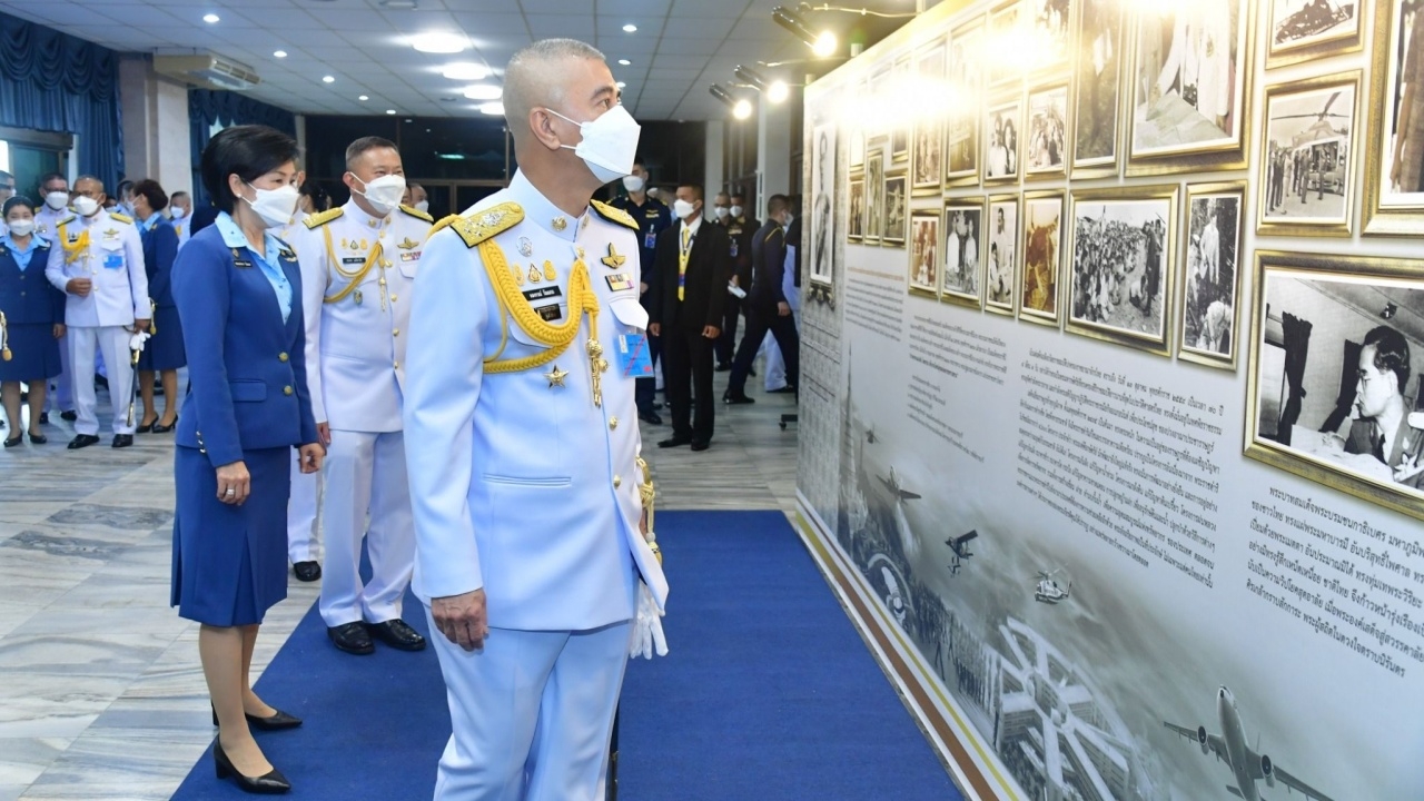 สป.-4 เหล่าทัพ-กอ.รมน. จัดกิจกรรมน้อมรำลึก วันคล้ายวันสวรรคตในหลวง ร.9