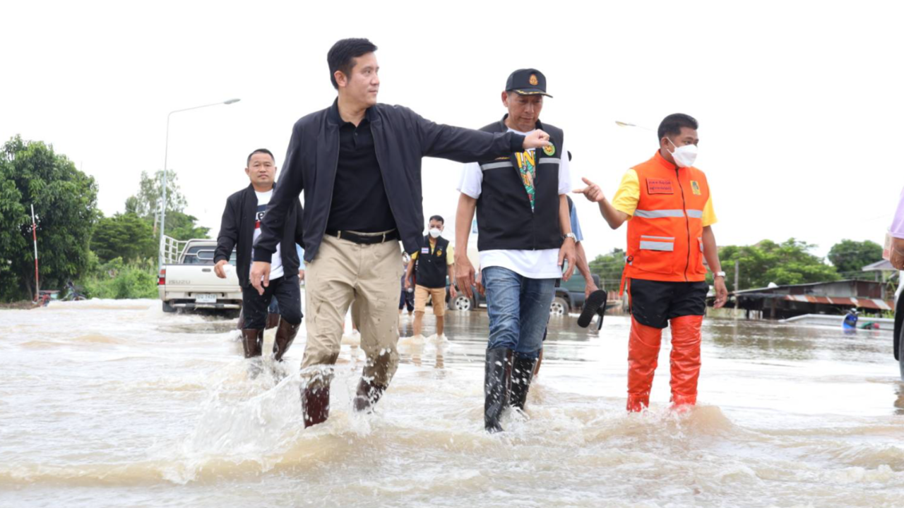 “ชัยวุฒิ” แนะปล่อยน้ำพื้นที่สิงห์บุรีบ้าง เหตุหวั่นคันกั้นน้ำภาคกลางขาด 