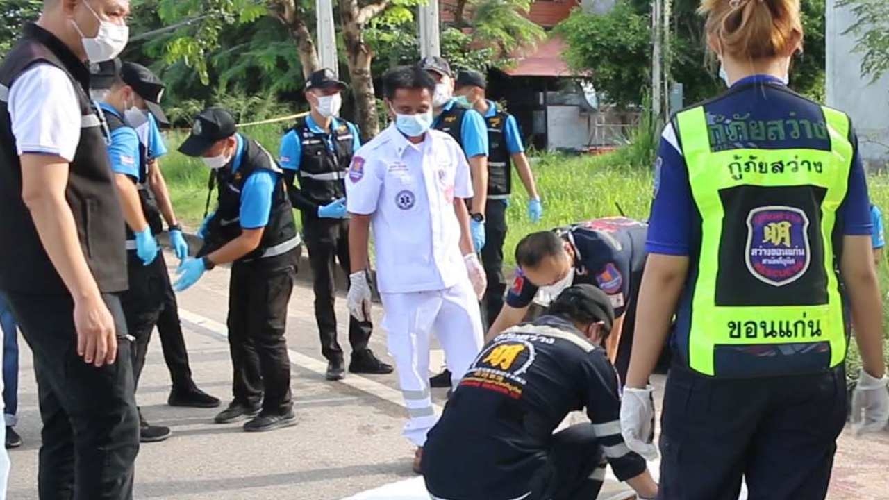 ตร.เร่งหามือมืด ไล่ยิงหนุ่มเจ้าของร้านมือถือดับคาถนนเข้าสนามบินขอนแก่น 