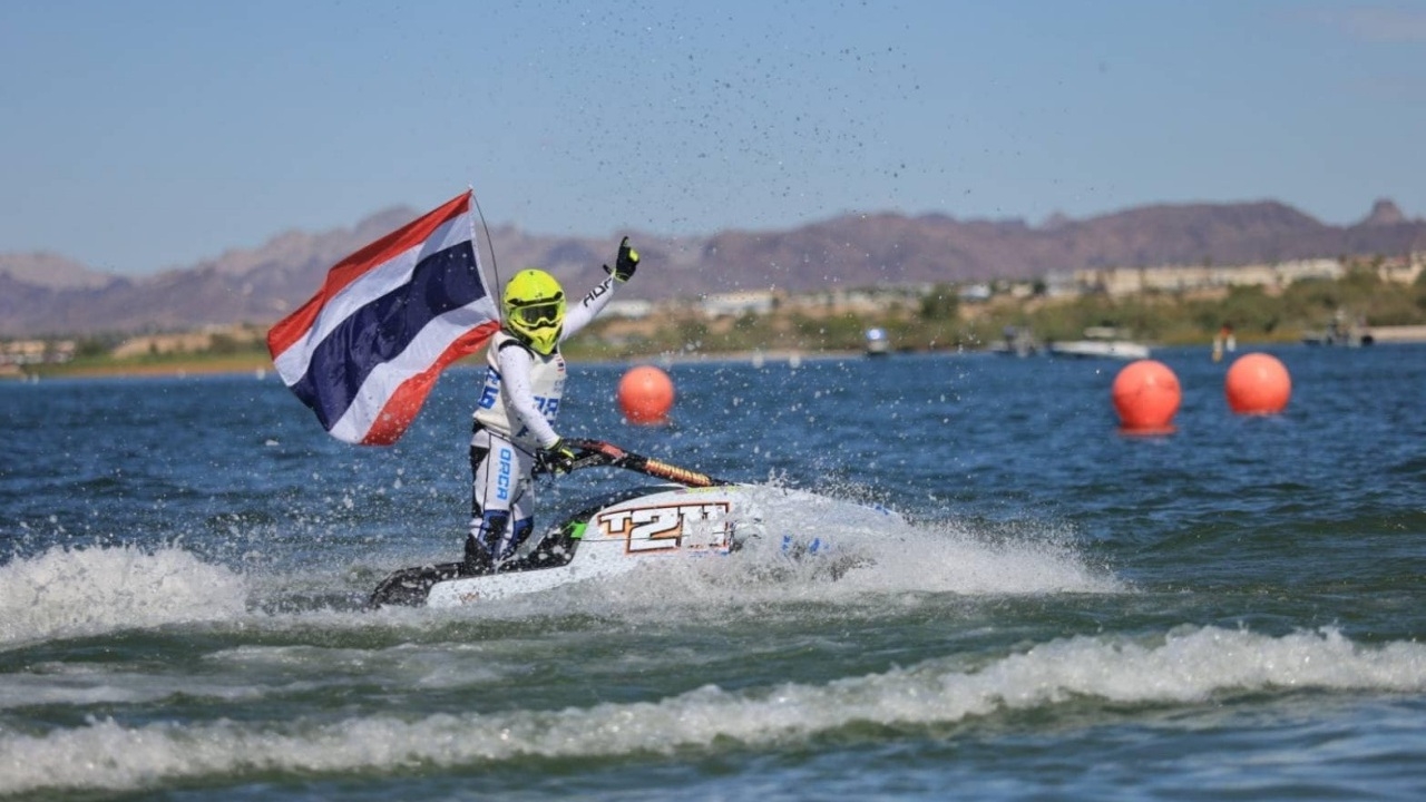 เปิ้ล นาคร สุดภูมิใจ น้องออก้า เป็นเด็กไทยคนแรกคว้าแชมป์เจ็ตสกีระดับโลก 