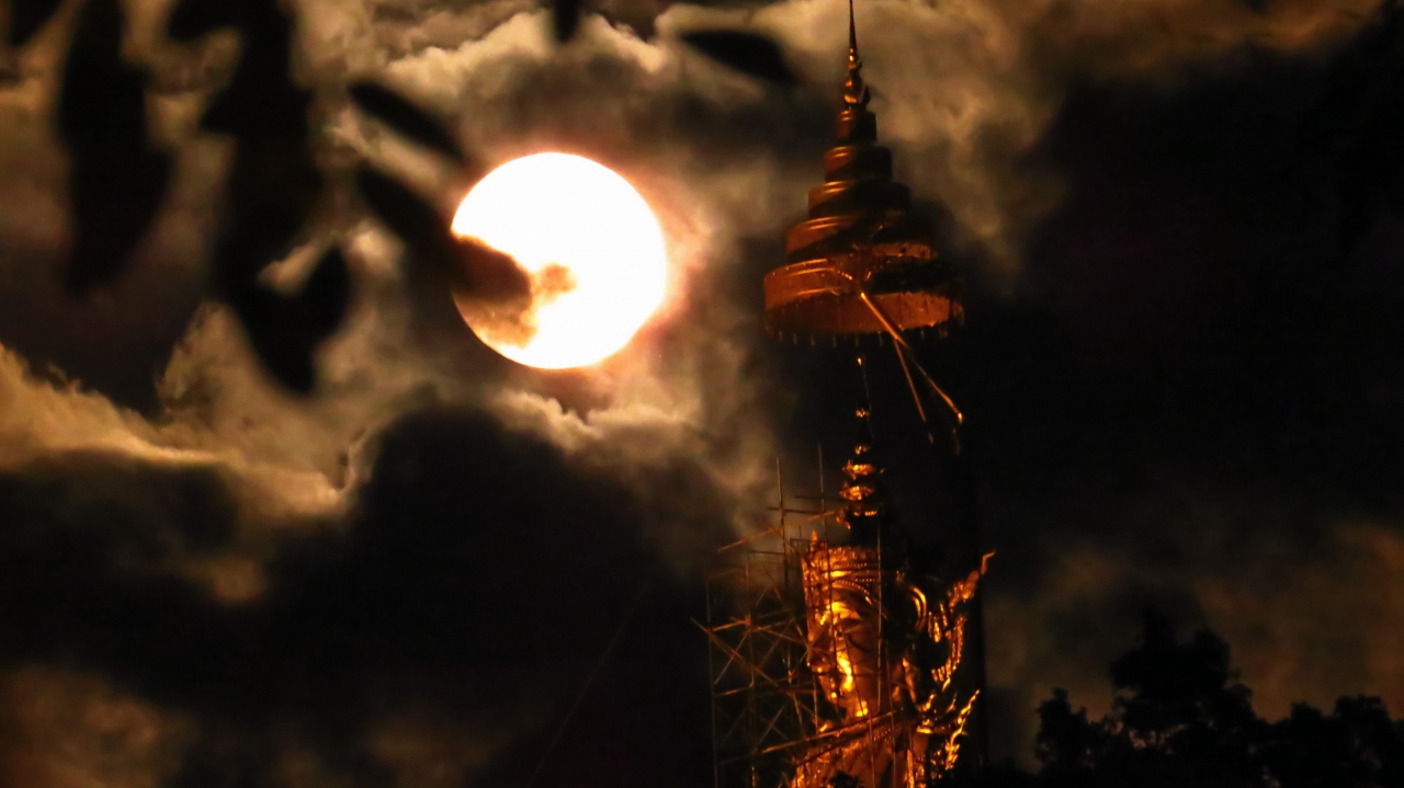 จันทร์ซ้อนจันทร์ 10 ต.ค. 65 ห้ามพลาด! อาบแสงจันทร์ เพิ่มเสน่ห์ มีโชคลาภ