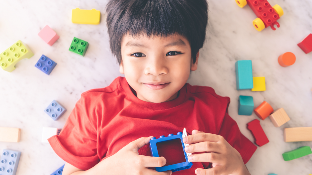 .ทำนายฝัน ฝันเห็นเด็กชายวิ่งเล่น หมายความว่าอย่างไร ได้โชคจริงหรือ พร้อมเลขเด็ด.