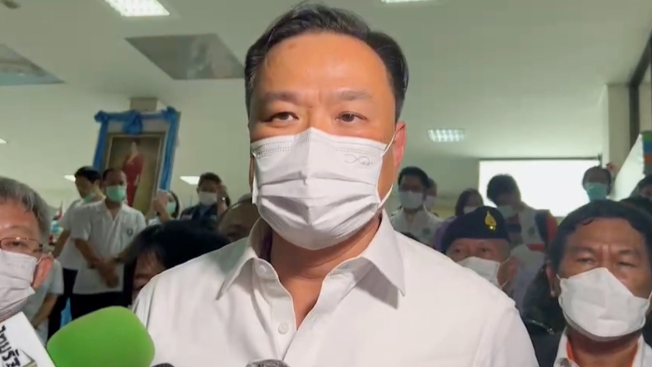 "อนุทิน" สั่งระดมช่วยผู้บาดเจ็บ-เร่งเยียวยาจิตใจญาติเหยื่อกราดยิง