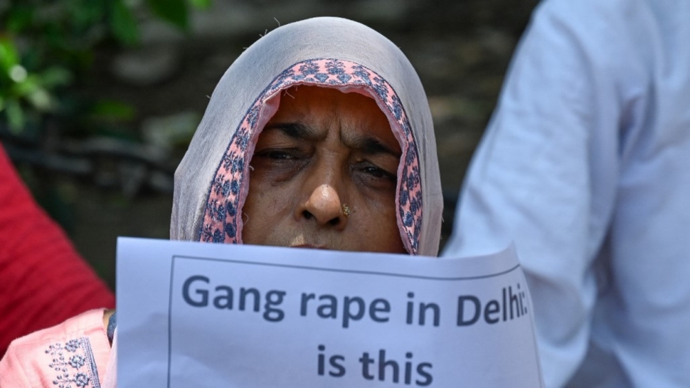 สลดใจ ด.ญ.อินเดียวัย 11 ปี ถูกรุ่นพี่ข่มขืนในห้องน้ำรร.