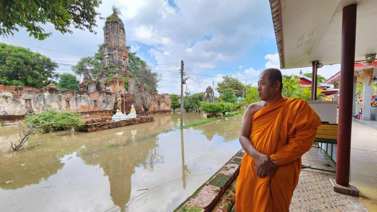 น้ำล้นคูเมืองอยุธยา ท่วมโบราณสถานวัดเชิงท่า สถานที่ถ่ายทำละครดัง