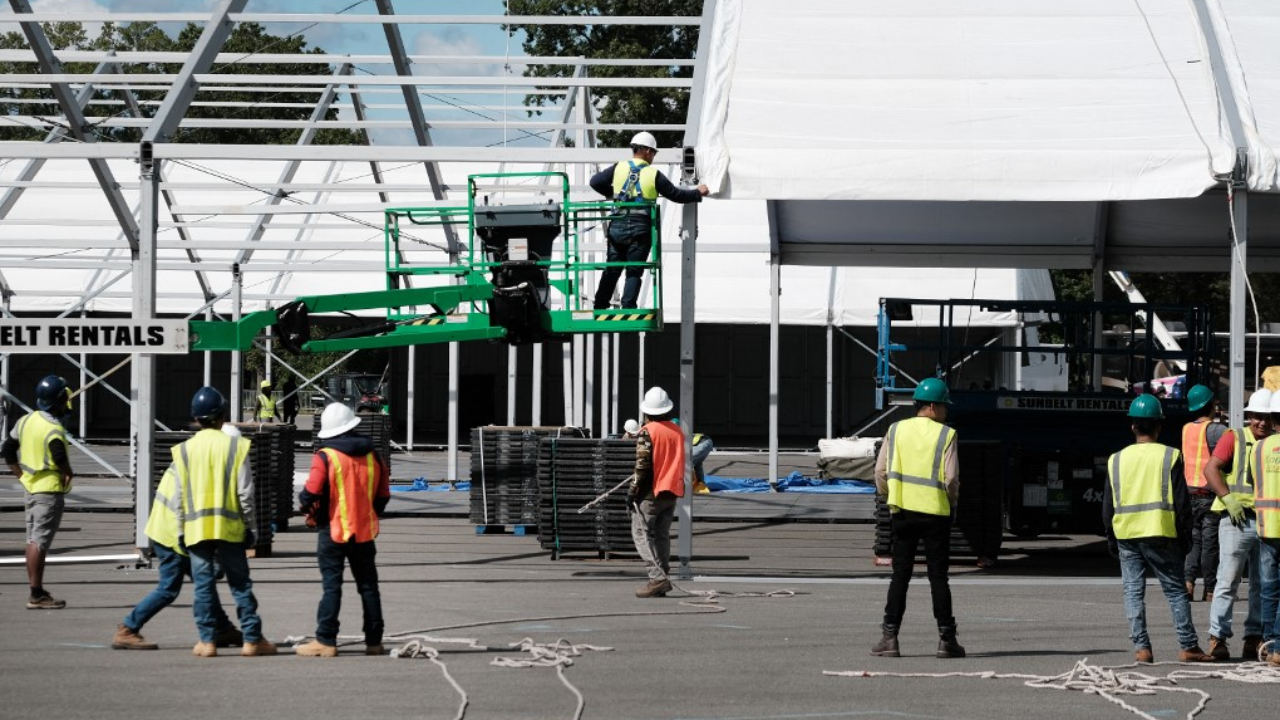 เกินต้าน นิวยอร์กประกาศภาวะฉุกเฉินรับมือวิกฤติผู้อพยพทะลักเข้าเมือง
