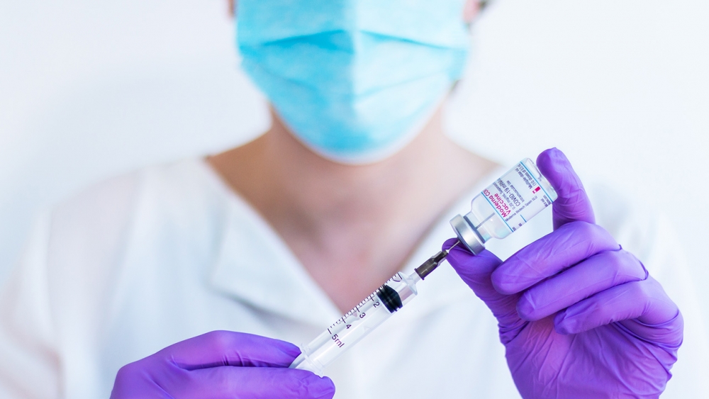 โควิดยุโรปยังเยอะ ยอดเข็มกระตุ้นลด