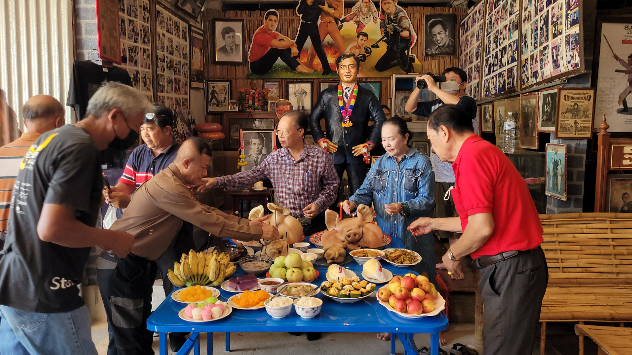 ส่องเลขเด็ด "มิตร ชัยบัญชา" ครบรอบจากไป 52 ปี ลุ้นงวด 16/10/65