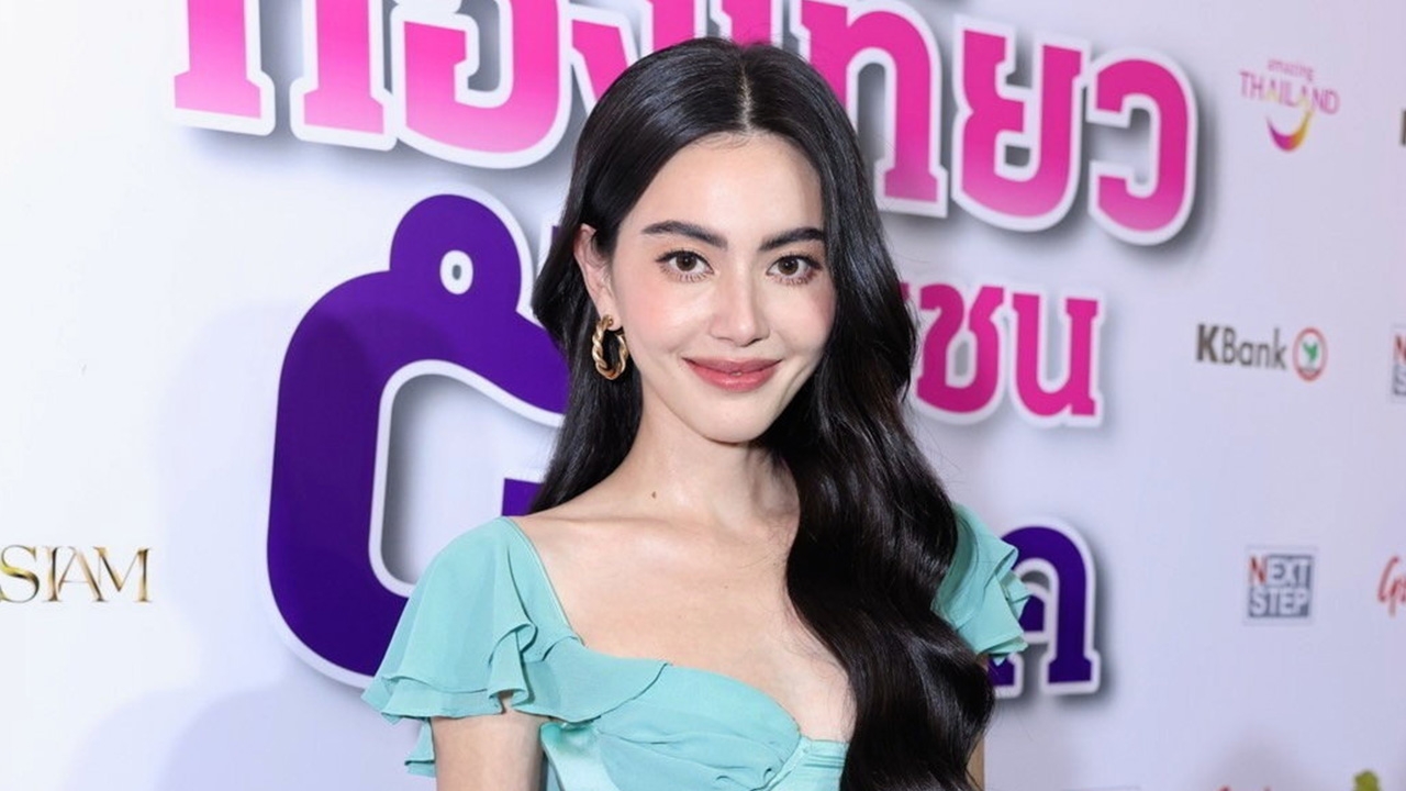 "ใหม่ ดาวิ" เล่าประสบการณ์ร่วมแฟชั่นวีกกระทบไหล่คนดัง ฉลองความรัก 6 ปี