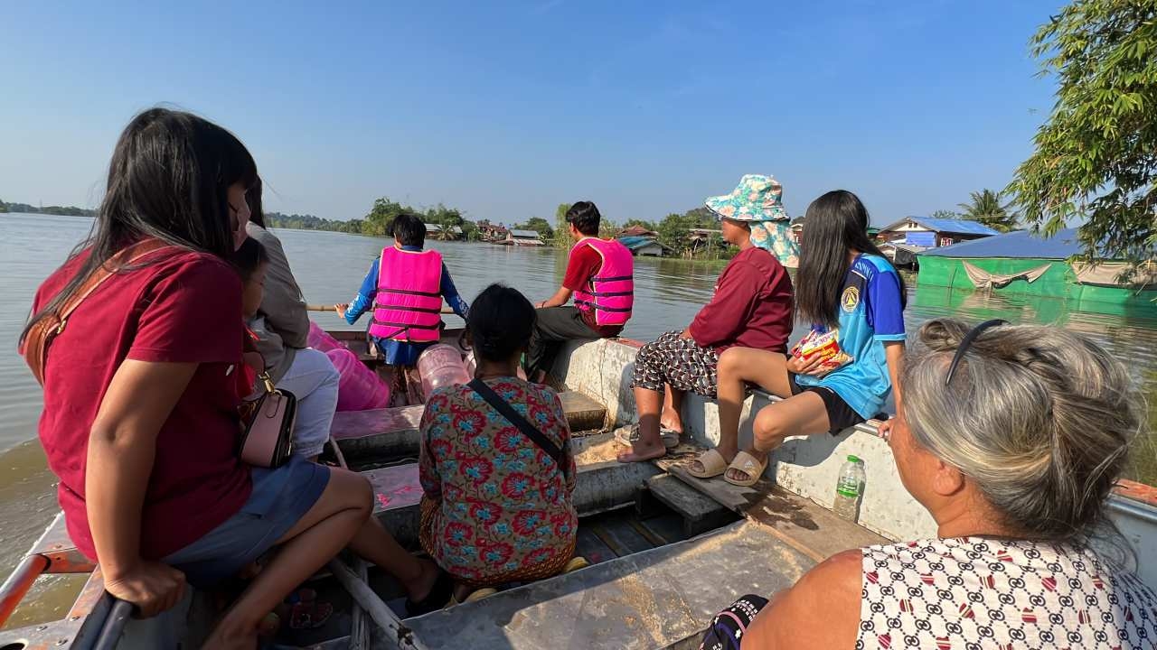 แม่น้ำชีล้นตลิ่งร้อยเอ็ด ขยายวงถึง อ.เชียงขวัญ น้ำต้องซื้อดื่ม-สุขาไม่มี