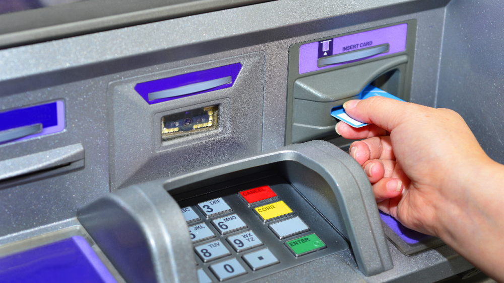 .ธปท.ยันฝากเงินผ่านเครื่อง CDM ต้องมีบัตร ATM บัตรเดบิต บัตรเครดิต.